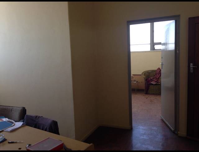 785M² OFFICE TO LET IN SALT RIVER